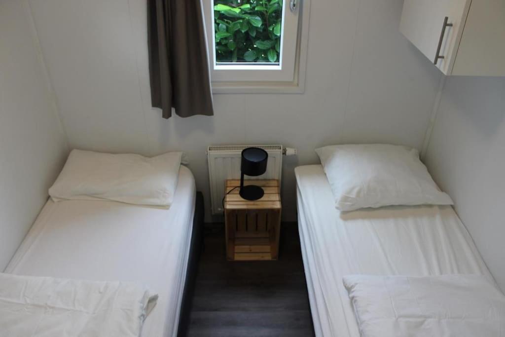 Lathum Vakantiehuis Met Vijverzicht מראה חיצוני תמונה