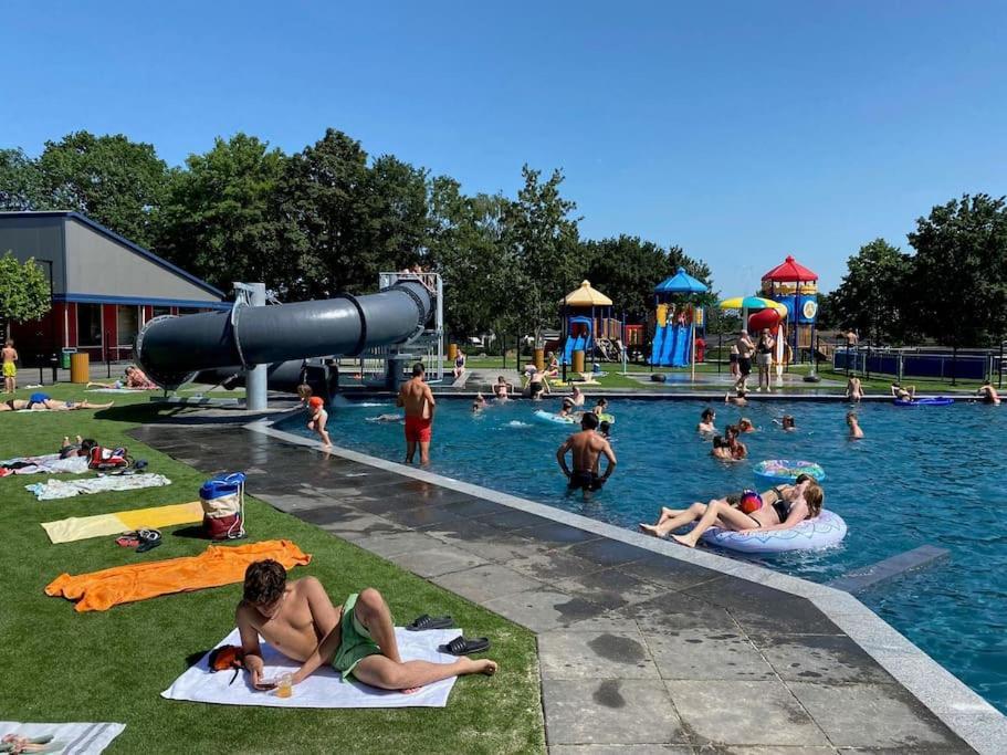 Lathum Vakantiehuis Met Vijverzicht מראה חיצוני תמונה