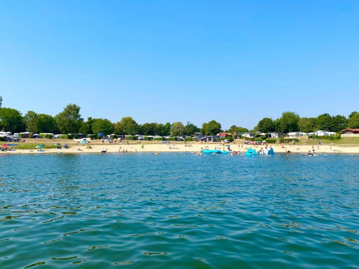 Lathum Vakantiehuis Met Vijverzicht מראה חיצוני תמונה